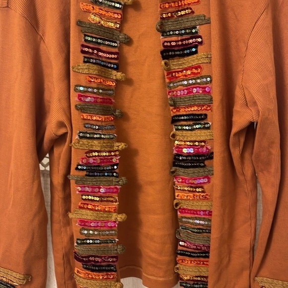 Soft surrounding button up top - Picture 3 of 7